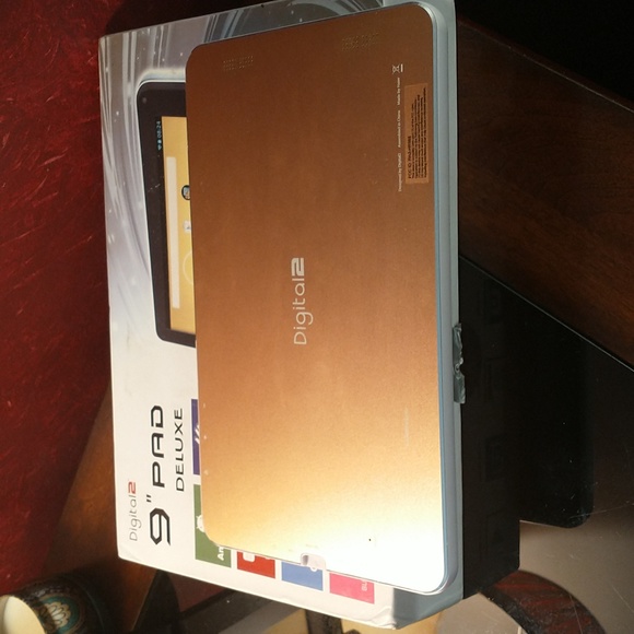 Digital2 D2-961G_MG - Gold Tablet Bundle - Picture 7 of 9